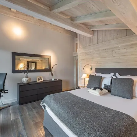 Chalet Chaleureux Avec Jacuzzi Et Home-cinema - Fr-1-569-51 Megeve